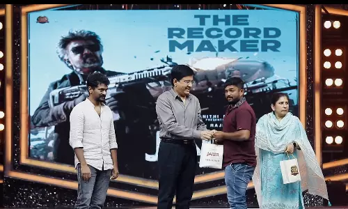 ஜெயிலர் படத்தில் பணியாற்றிய 300க்கும் மேற்பட்ட ஊழியர்களுக்கு தங்க நாணயம் பரிசு