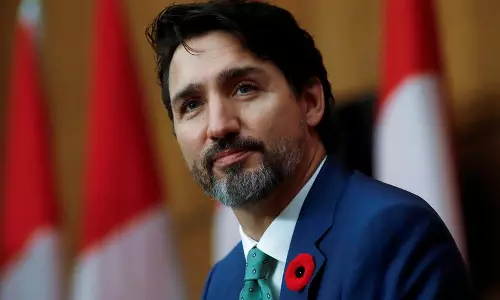 கனடா பிரதமர் செல்லும் விமானத்தில் திடீர் இயந்திர கோளாறு - டெல்லியில் பரபரப்பு