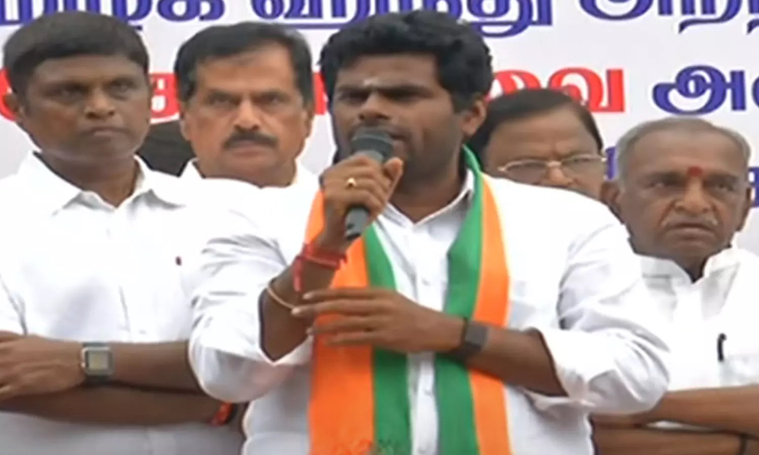 சனாதன தர்மம் யாருக்கும் எதிரானது இல்லை - பா.ஜ.க. தலைவர் அண்ணாமலை சனாதன தர்மம் யாருக்கும் எதிரானது இல்லை - பா.ஜ.க. தலைவர் அண்ணாமலை