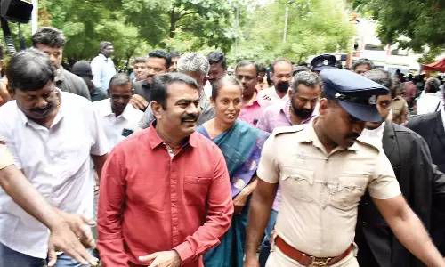 குறிப்பிட்ட சமூகத்தினர் பற்றி சர்ச்சை பேச்சு: ஈரோடு நீதிமன்றத்தில் இன்று சீமான் நேரில் ஆஜரானார்