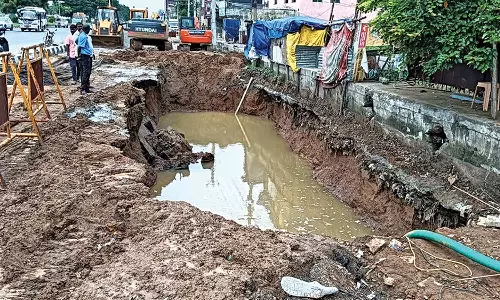 கிளாம்பாக்கம் புதிய பஸ் நிலையம் தீபாவளிக்கு முன்பு திறக்கப்படுகிறது- கால்வாய் அமைக்கும் பணி தொடங்கியது