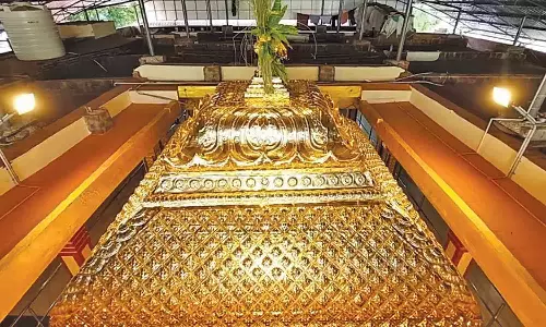 கோரக்கர் சித்தர் கோவில் மூலஸ்தான கோபுரத்தில் தங்கத்தகடு பதிப்பு