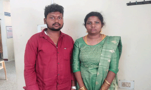 கோபி போலீஸ் நிலையத்தில் பாதுகாப்பு கேட்டு காதல் ஜோடி தஞ்சம்