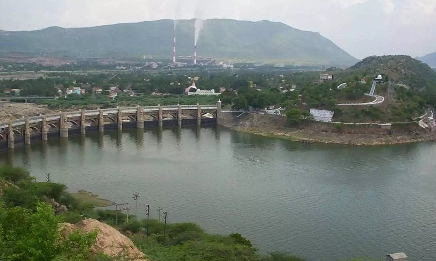 மேட்டூர் அணையின் நீர்மட்டம் 45.01 அடியாக சரிந்தது