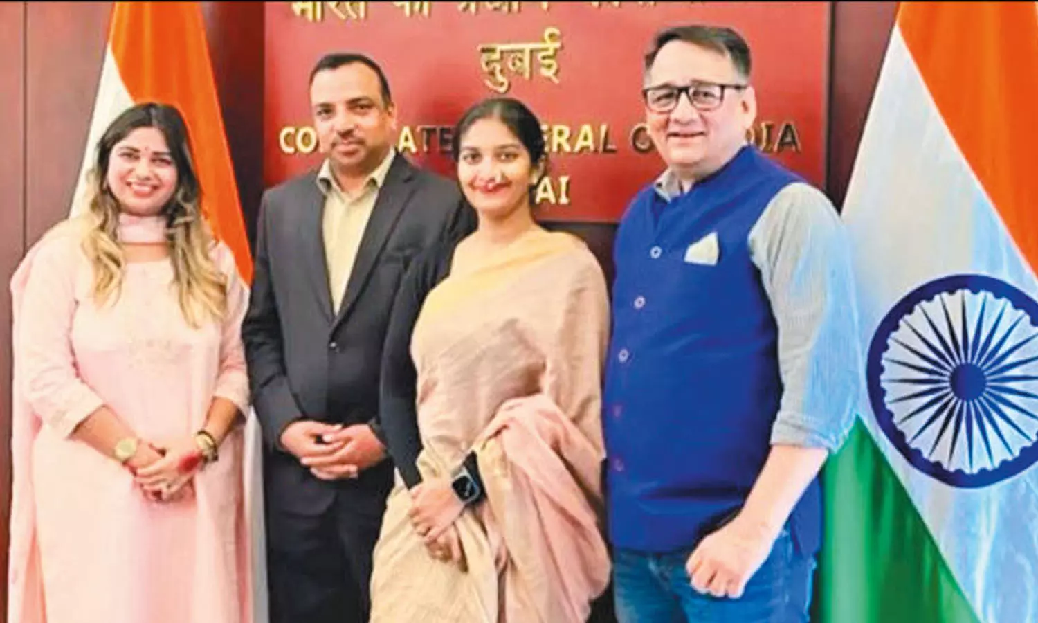 சேலை அணிந்து இருசக்கர வாகனத்தில் உலகை சுற்றி வரும் இந்திய பெண் சேலை அணிந்து இருசக்கர வாகனத்தில் உலகை சுற்றி வரும் இந்திய பெண்