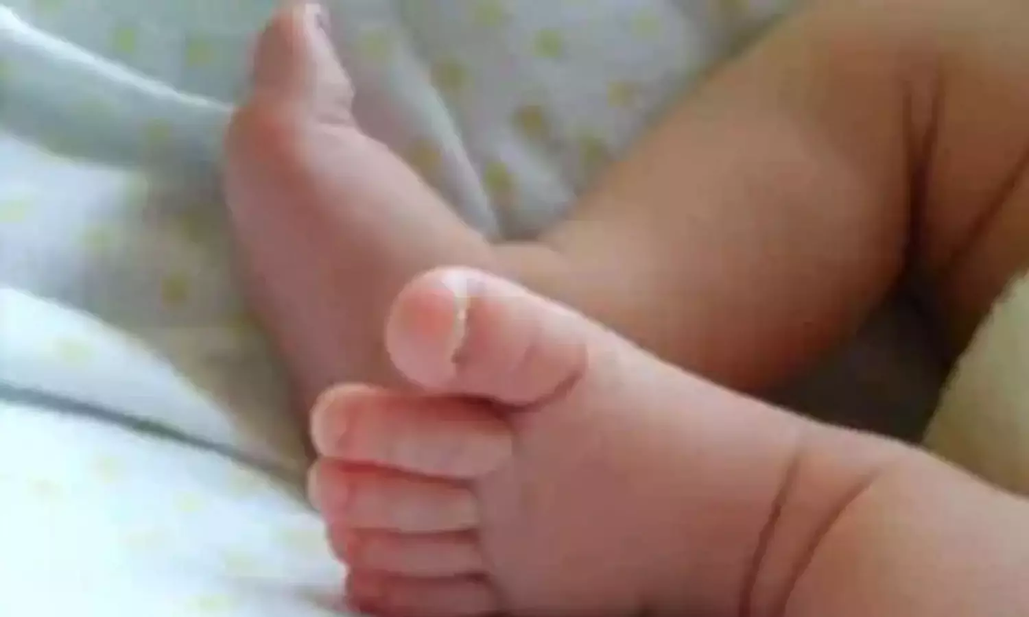 சூலூர் அருகே வாளியில் இருந்த தண்ணீரில் மூழ்கி 1 வயது பெண் குழந்தை பலி சூலூர் அருகே வாளியில் இருந்த தண்ணீரில் மூழ்கி 1 வயது பெண் குழந்தை பலி