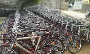 இலவச விலையில்லா மிதிவண்டிகள் வழங்கும் விழா இலவச விலையில்லா மிதிவண்டிகள் வழங்கும் விழா