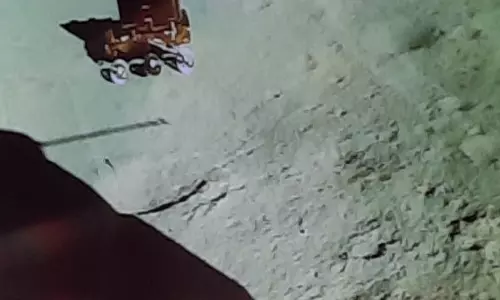 நிலவில் உறக்க நிலையில் இருக்கும் லேண்டர், ரோவர் 22-ந்தேதி செயல்பட வாய்ப்பு: இஸ்ரோ தகவல்