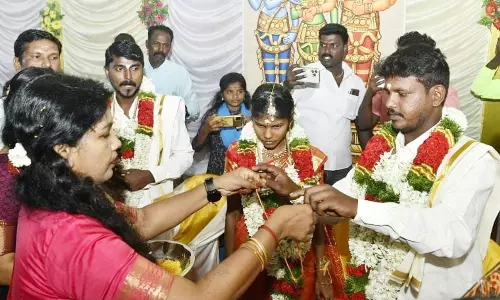 வீரபாண்டி கண்ணீஸ்வரமுடையார் கோவிலில் 7 ஜோடிகளுக்கு இலவச திருமணம் - கலெக்டர் ஷஜீவனா நடத்தி வைத்தார்