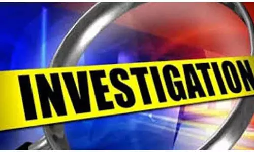 காருக்குள் இறந்து கிடந்த பேராசிரியர்