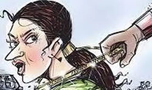 தண்ணீர் கேட்பது போல் நடித்து பெண்ணிடம் 7 பவுன் தாலி செயின் பறிப்பு