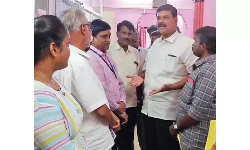 ஹோமியோபதி மருத்துவனையில் அசோக்பாபு எம்.எல்.ஏ. திடீர் ஆய்வு