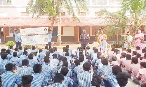 புகையிலை பொருட்களால்  ஏற்படும் தீமைகள் குறித்து விழிப்புணர்வு