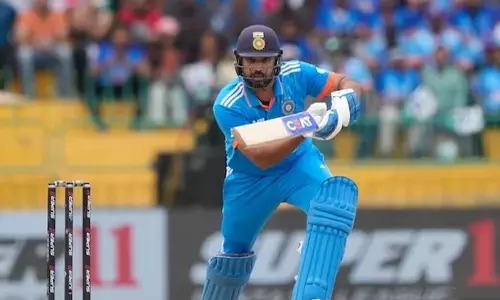 குறைந்த போட்டியில் 10 ஆயிரம் ரன்கள்- சச்சின் சாதனையை முறியடித்த ரோகித் சர்மா