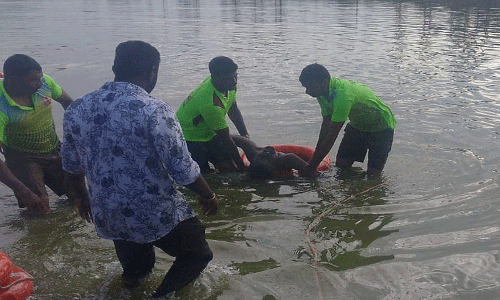 ஏரியில் மூழ்கி வாலிபர் பலி