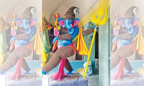 சிறுதானியங்களால் தயார் செய்யப்பட்ட 10 அடி உயர விநாயகர் சிலை
