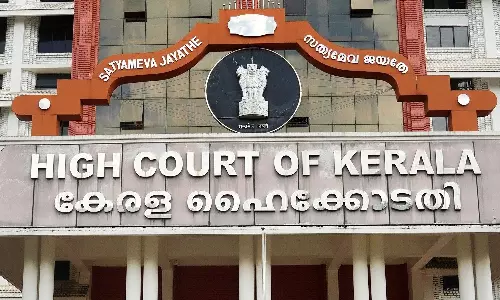 ஆபாச படம் பார்ப்பது தப்பே இல்லை - உயர்நீதிமன்றம் அதிரடி