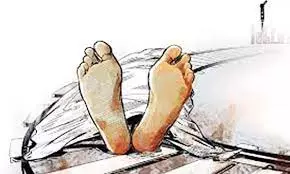 இருசக்கர வாகனத்தில் இருந்து தவறி விழுந்த தொழிலாளி சாவு இருசக்கர வாகனத்தில் இருந்து தவறி விழுந்த தொழிலாளி சாவு