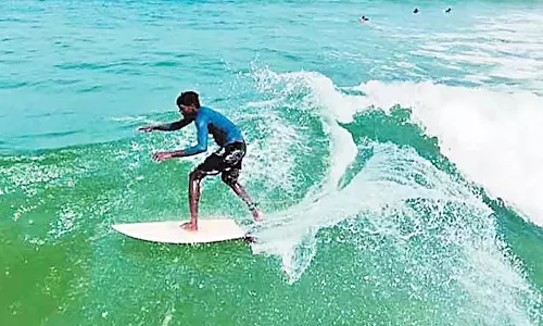 தேசிய அளவிலான அலை சறுக்கு போட்டிகள்