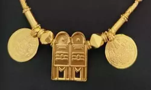 கோவில் பூட்டை உடைத்து அம்மனின் தாலி, குத்துவிளக்குகள், உண்டியல் திருட்டு