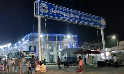 சத்திரம் பேருந்து நிலையத்தில் அடையாளம் தெரியாத ஆண் பிணம்