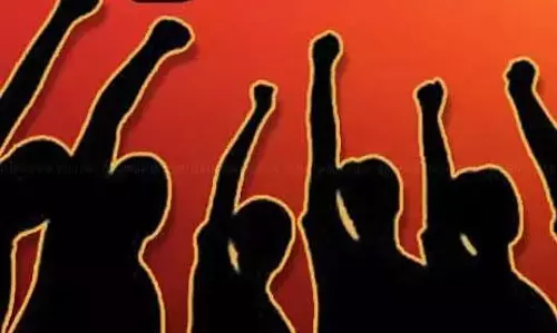 ஊரக வளர்ச்சித் துறை பணியாளர்கள் வேலை நிறுத்தப் போராட்டம்