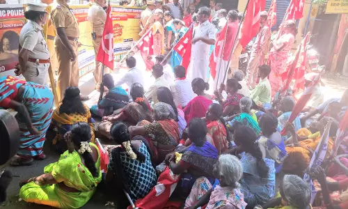 திருச்சி ஸ்ரீரங்கத்தில் ரெயில் மறியல்