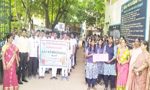 மாணவ, மாணவிகள் விழிப்புணர்வு பேரணி