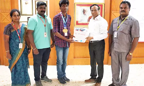 மாநில அளவிலான சிலம்பம் போட்டியில் எப்.எக்ஸ். என்ஜினீயரிங் கல்லூரி மாணவர் சாதனை