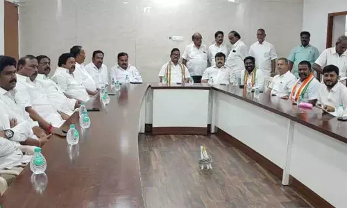 தமிழ்நாடு காங்கிரஸ் கமிட்டி ஆலோசனை கூட்டத்தில் பங்கேற்ற விஜய் வசந்த்