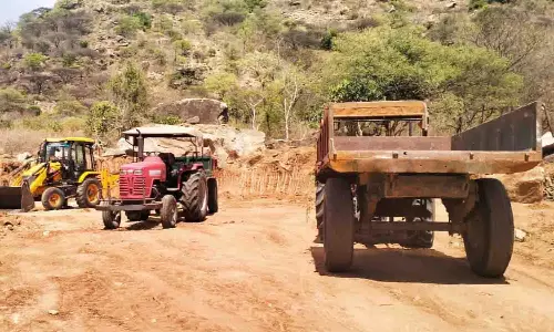 மண் கடத்திய வாகனங்கள் பறிமுதல்