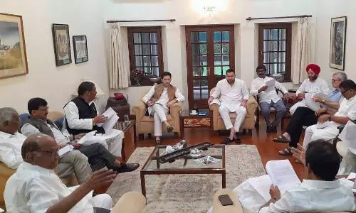 சில தொகுப்பாளர்கள், தொலைக்காட்சி நிகழ்ச்சிகளை புறக்கணிக்க இந்தியா கூட்டணி முடிவு