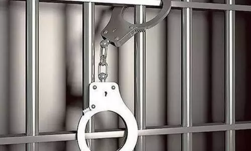 கடன் தொல்லை பிரச்சினையால் கணவரை திருடனாக்கிய மனைவி- சிக்கிய தம்பதி சிறையில் அடைப்பு