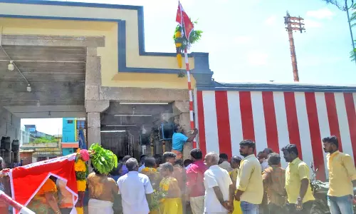 தசரா திருவிழாவையொட்டி பாளையில், 12 அம்மன் கோவில்களில் கால்நாட்டு விழா