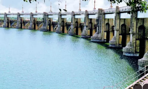 மேட்டூர் அணையில் இருந்து பாசனத்துக்குஇன்னும் 8 நாட்கள் மட்டுமே தண்ணீர் திறக்க முடியும்