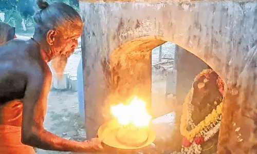 காளகஸ்தீஸ்வரர் கோவிலில் பிரதோஷ வழிபாடு