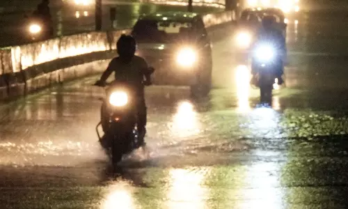 சென்னை மற்றும் புறநகர் பகுதிகளில் பரவலாக மழை