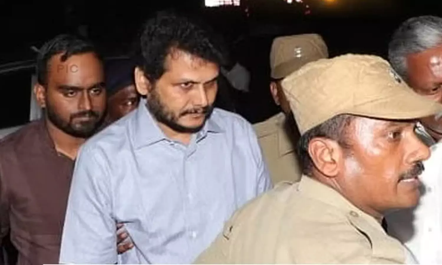 நீங்கள் ஏன் பா.ஜ.கவில் இணையக்கூடாது ? செந்தில் பாலாஜியிடம் கேட்ட அமலாக்கத்துறை- கபில் சிபில் குற்றச்சாட்டு நீங்கள் ஏன் பா.ஜ.கவில் இணையக்கூடாது ? செந்தில் பாலாஜியிடம் கேட்ட அமலாக்கத்துறை- கபில் சிபில் குற்றச்சாட்டு