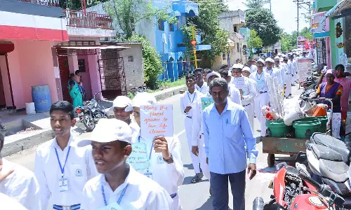 அமலோற்பவம் பள்ளி மாணவர்கள் தூய்மை விழிப்புணர்வு பேரணி