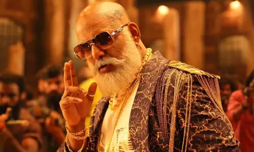 ரசிகர்களுடன் மார்க் ஆண்டனி திரைப்படத்தின் முதல் காட்சியை பார்த்த எஸ்.ஜே.சூர்யா