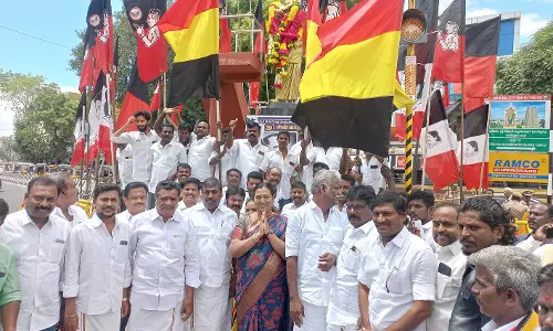 அரசியல் கட்சிகள் அடுத்த தலைமுறைக்கான அரசியலை கையில் எடுத்தால் வரவேற்போம்: பிரேமலதா விஜயகாந்த்