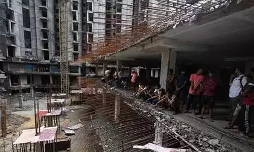 நொய்டாவில் கட்டிட பணியின் போது லிப்ட் அறுந்து விழுந்து 4 தொழிலாளர்கள் பலி