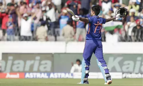 ஆசிய கோப்பை - சுப்மன் கில் சதமடித்து அசத்தல்