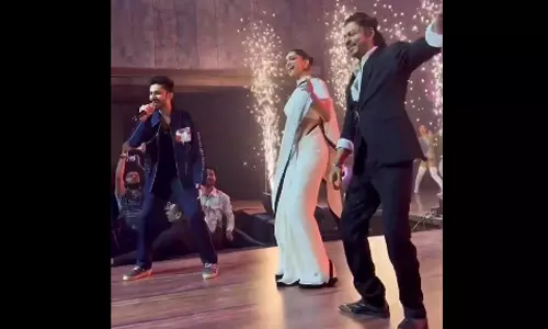 ஜவான் வெற்றி விழா - மேடையில் அசத்தலாக நடனமாடிய ஷாருக்கான், தீபிகா படுகோனே