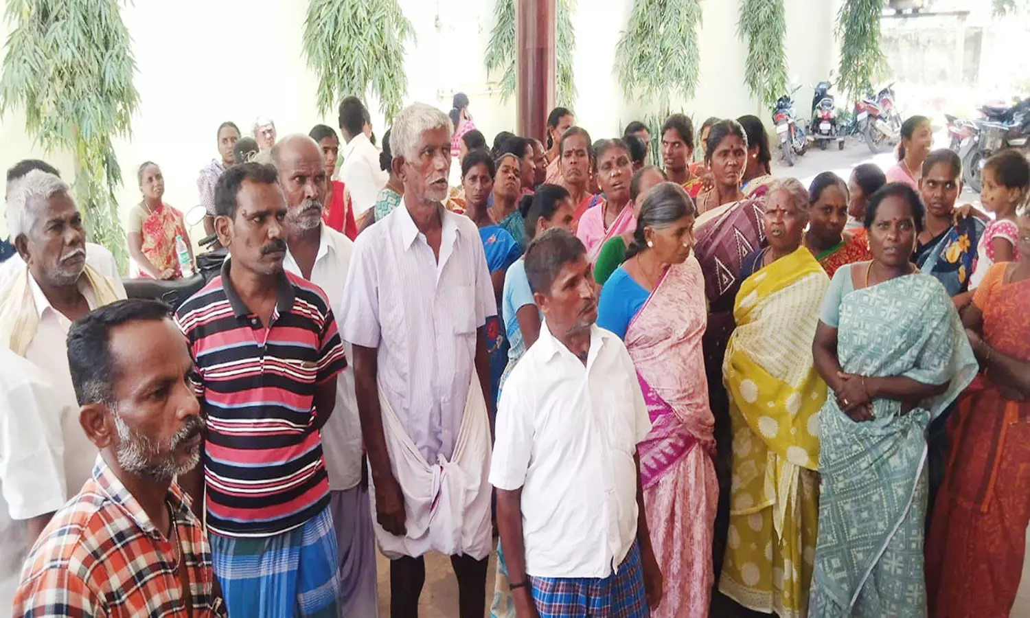 ஆத்தூர் யூனியன் அலுவலகத்தில் திடீர் முற்றுகை ஆத்தூர் யூனியன் அலுவலகத்தில் திடீர் முற்றுகை