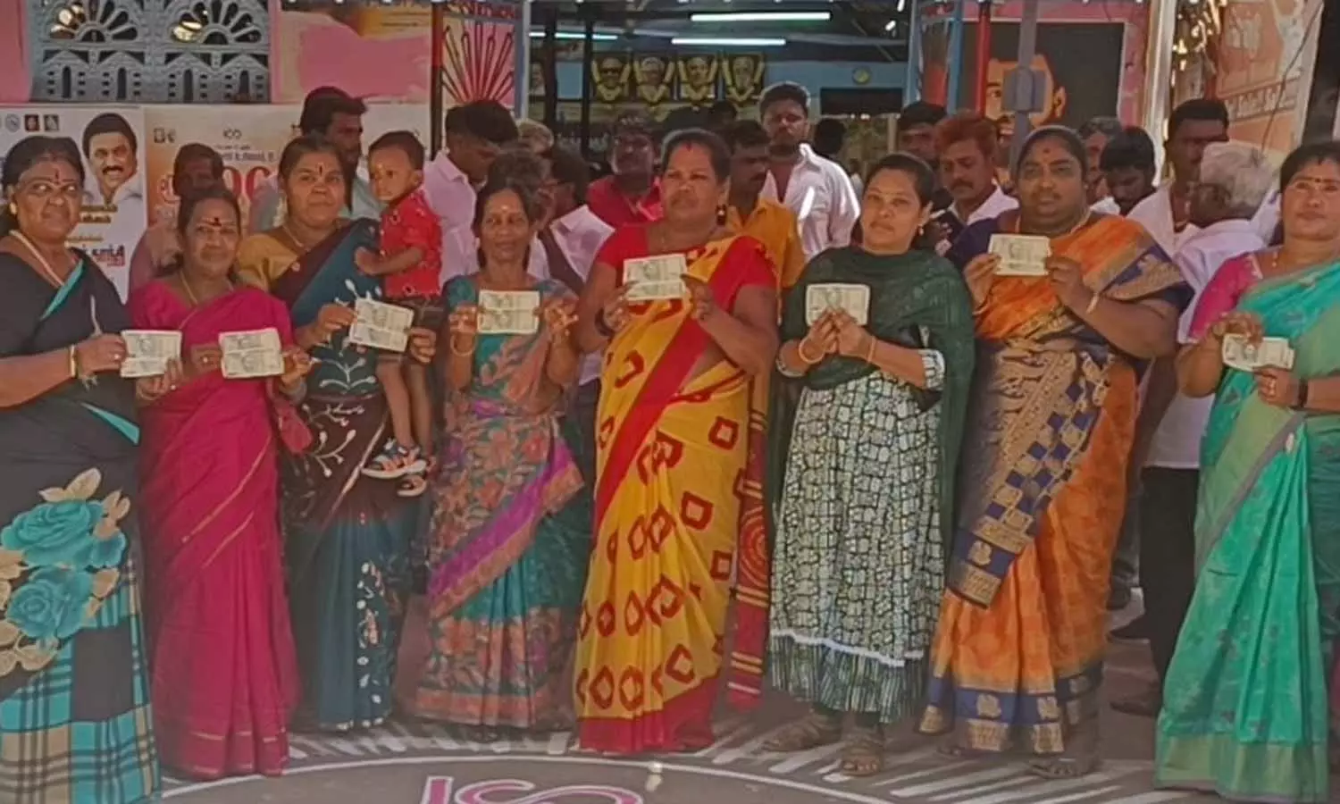 மகளிர் உரிமைத் திட்டம் தொடர்பாக முக்கிய அறிவிப்பு வெளியிட்ட தமிழக அரசு மகளிர் உரிமைத் திட்டம் தொடர்பாக முக்கிய அறிவிப்பு வெளியிட்ட தமிழக அரசு