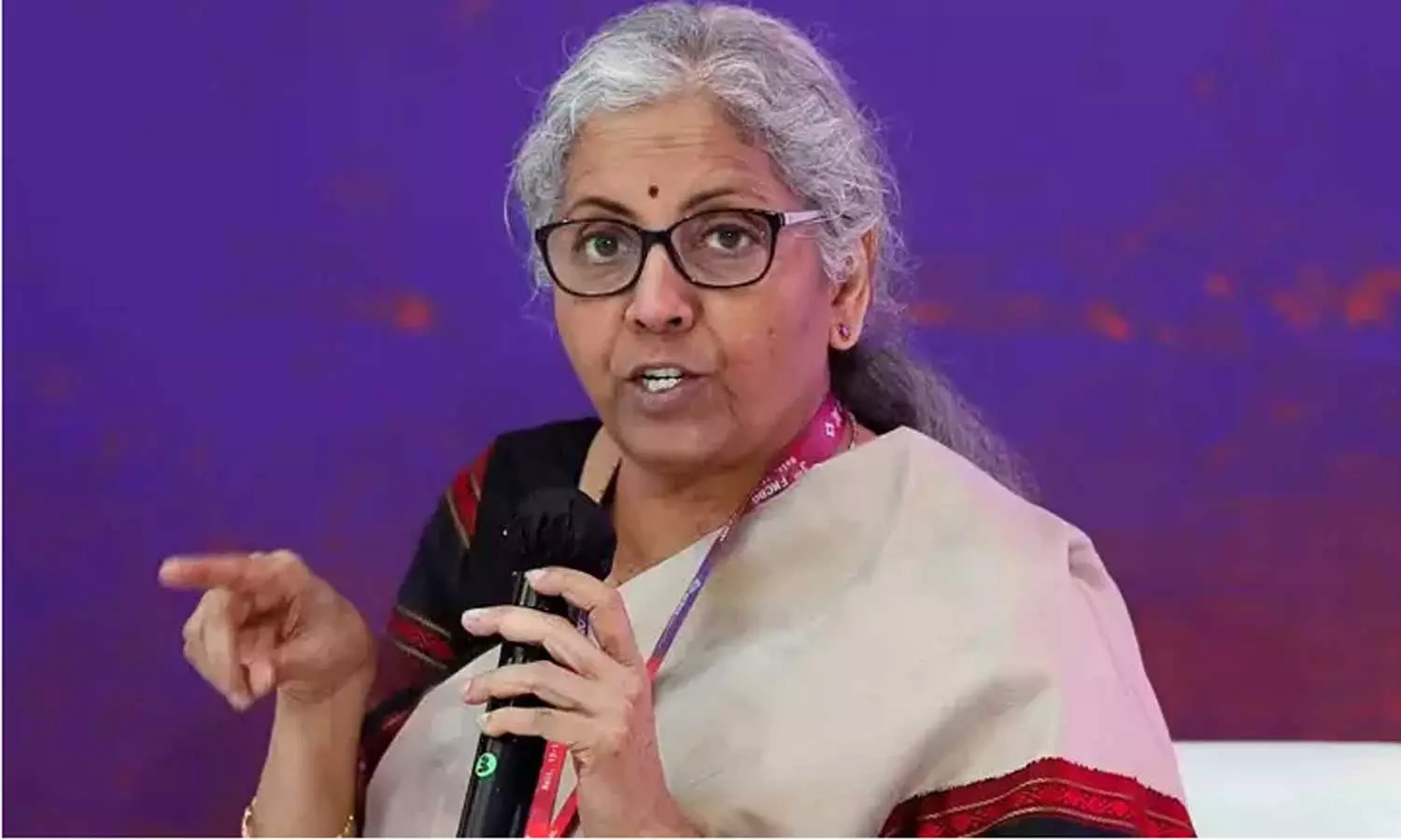 சனாதன பக்தர்களின் உண்டியல் காசு மட்டும் வேணுமா? - நிதி மந்திரி நிர்மலா சீதாராமன் சனாதன பக்தர்களின் உண்டியல் காசு மட்டும் வேணுமா? - நிதி மந்திரி நிர்மலா சீதாராமன்