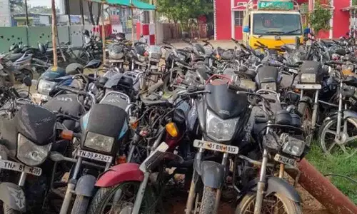 திருப்பூர் தெற்கு தாசில்தார் அலுவலகத்தில் 319 இருசக்கர வாகனங்கள் ஏலம்