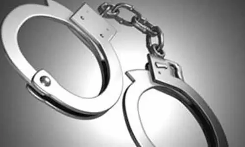 மோட்டார் சைக்கிள்களை திருடிய வாலிபர் கைது