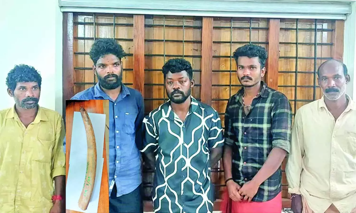 அச்சன்கோவில் வனப்பகுதியில் இறந்த யானையின் உடலில் இருந்து தந்தங்களை திருடிய 5 பேர் கைது அச்சன்கோவில் வனப்பகுதியில் இறந்த யானையின் உடலில் இருந்து தந்தங்களை திருடிய 5 பேர் கைது